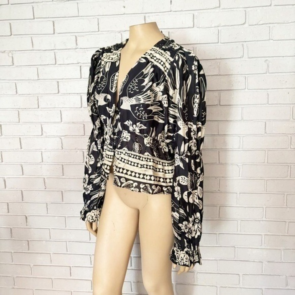 Farm Rio Black White Tropical Bird Print Puff Sleeve Cropped Blouse | Large - Picture 4 of 9